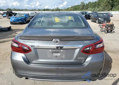 2018 Nissan Altima 2.5 z USA, uszkodzony, nr VIN 1N4AL3AP8JC217231